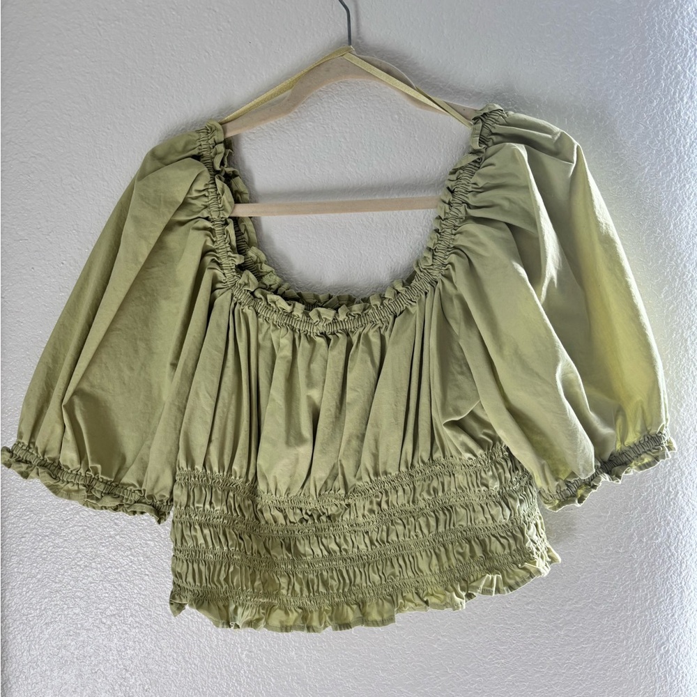 Levi’s puff sleeve top